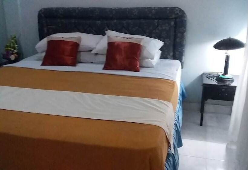 标准间, Bali Senia