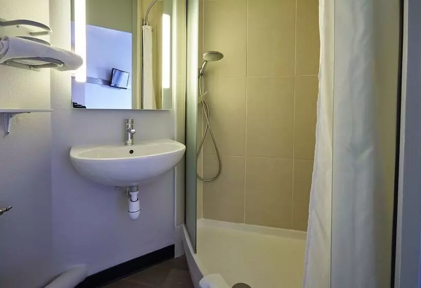Standard-huone, B&b Hotel Caen Mémorial