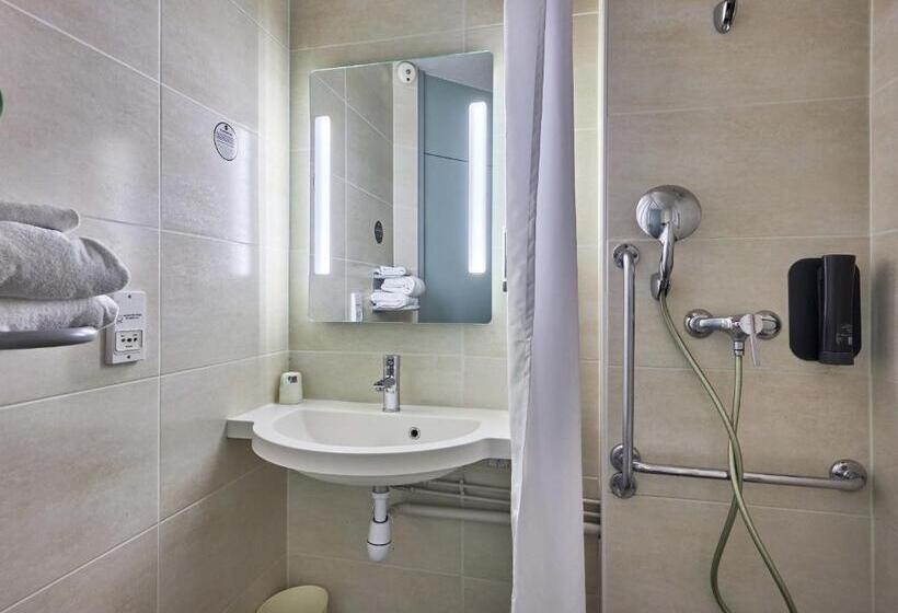 חדר סטנדרט מותאם לאדם עם מוגבלויות, B&b Hotel Caen Mémorial