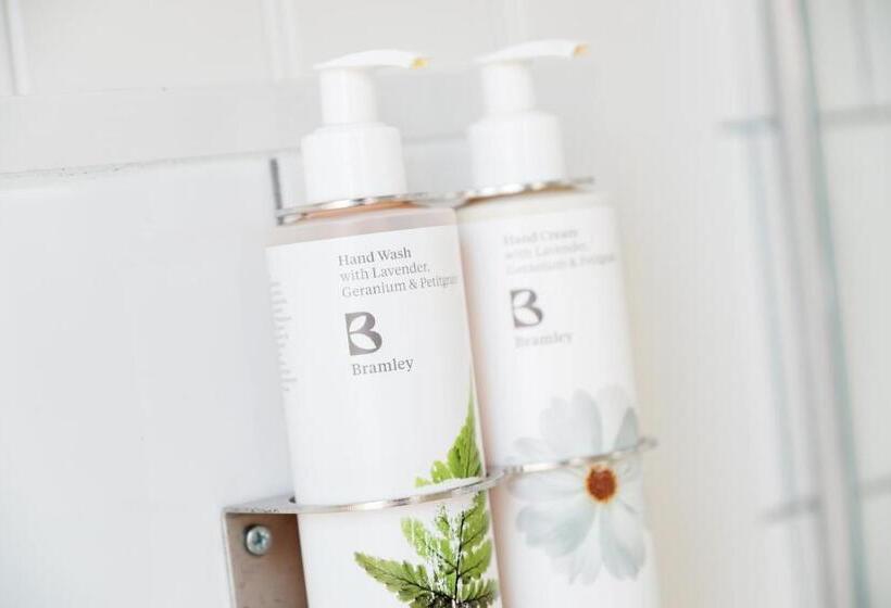 Номер Deluxe, Bel And The Dragon Kingsclere