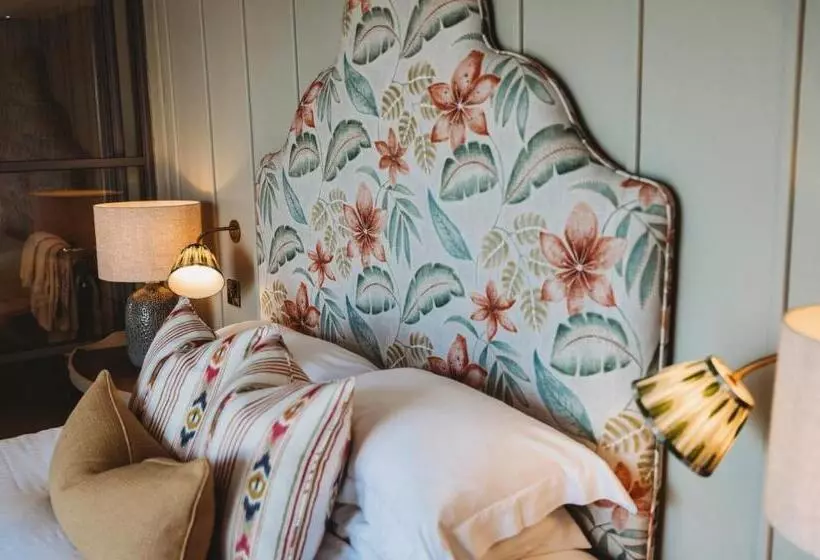 Deluxe-huone, Finch S Arms