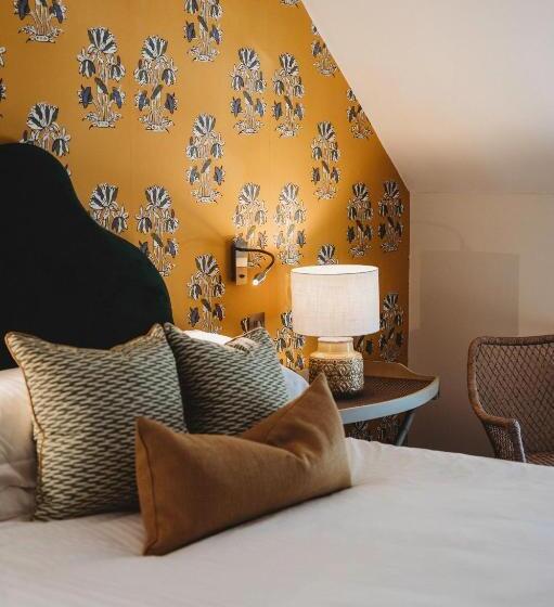 חדר סטנדרט, Finch S Arms