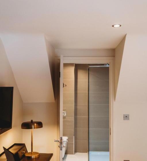 חדר סטנדרט, Finch S Arms