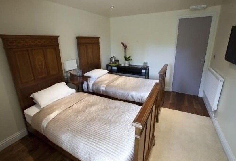 חדר סטנדרט, Finch S Arms