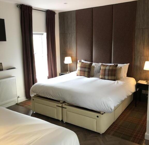 スタンダード4人部屋, The Blue Bell Crookham