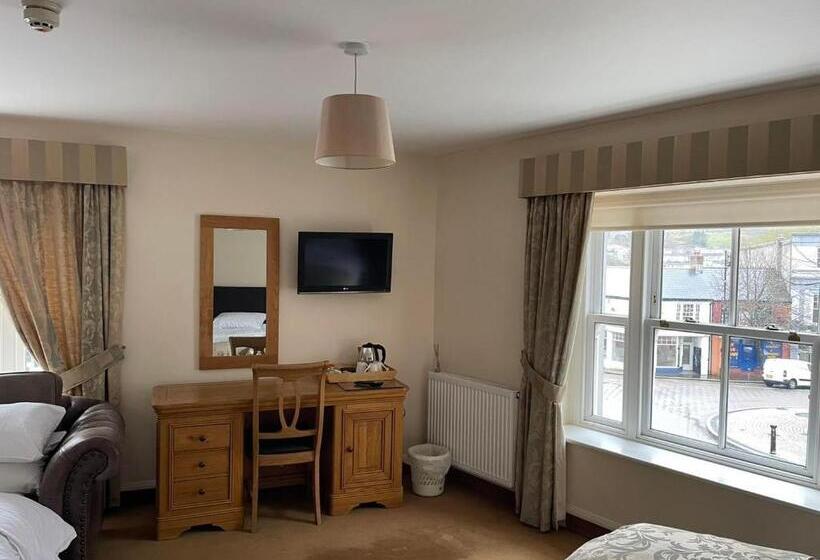 デラックスルーム, The Cambrian Bar & Grill