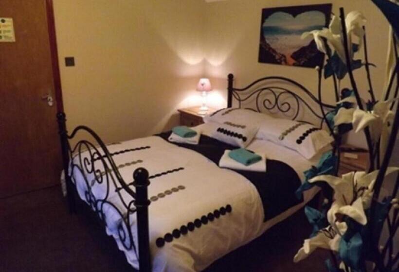 Семейный Номер, The Kings Head Inn