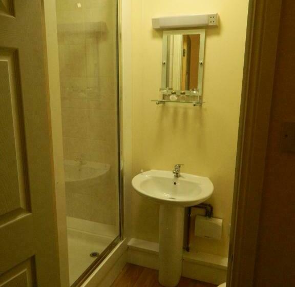 Quarto Familiar, The Royal Oak