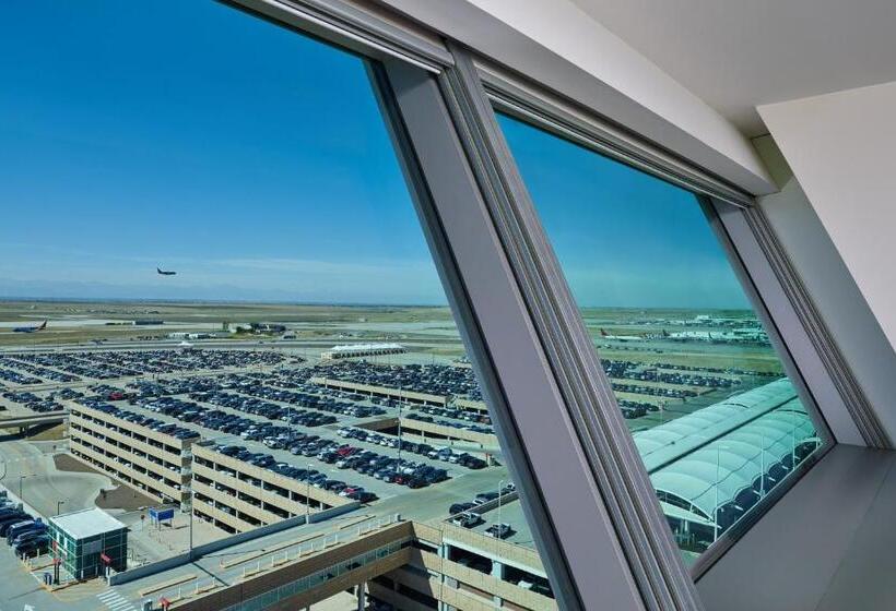 جناح جونيور, The Westin Denver International Airport