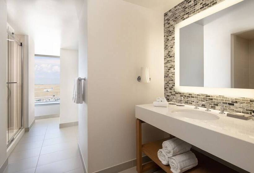 Полулюкс, The Westin Denver International Airport