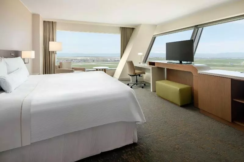 キングサイズベッドのデラックスルーム, The Westin Denver International Airport