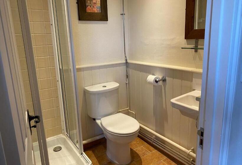 スタンダードルーム, Ye Olde George Inn  Badger Pubs