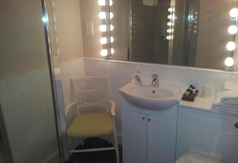 패밀리 룸, St.ebba B&b