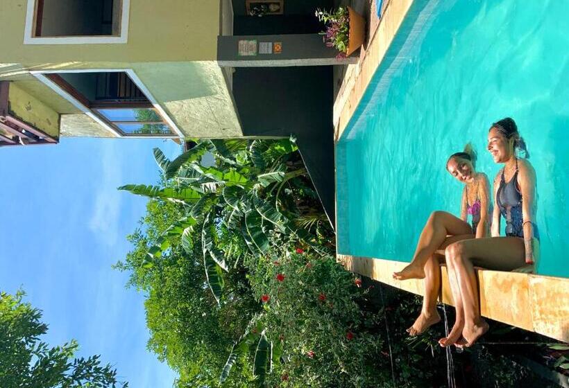 ルームシェアのワンベッド, Gurú Hostel Buzios