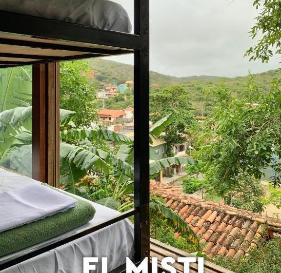 ルームシェアのワンベッド, Gurú Hostel Buzios