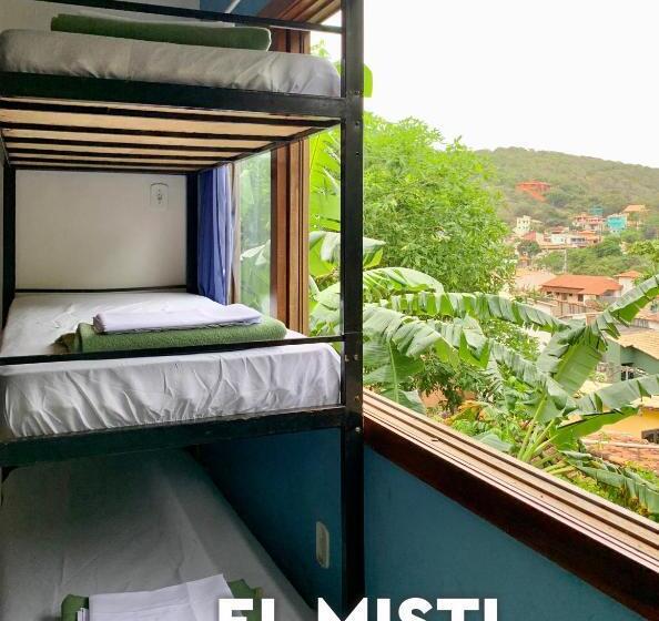ルームシェアのワンベッド, Gurú Hostel Buzios