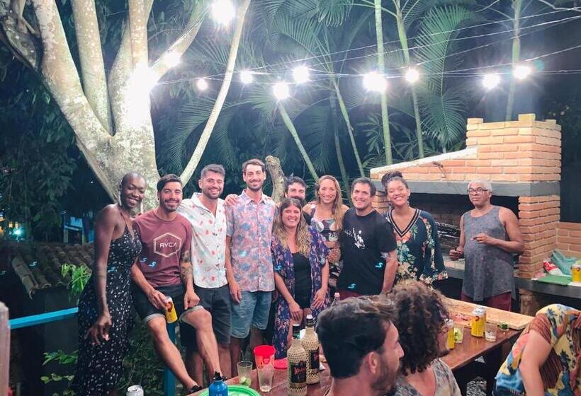 ルームシェアのワンベッド, Gurú Hostel Buzios