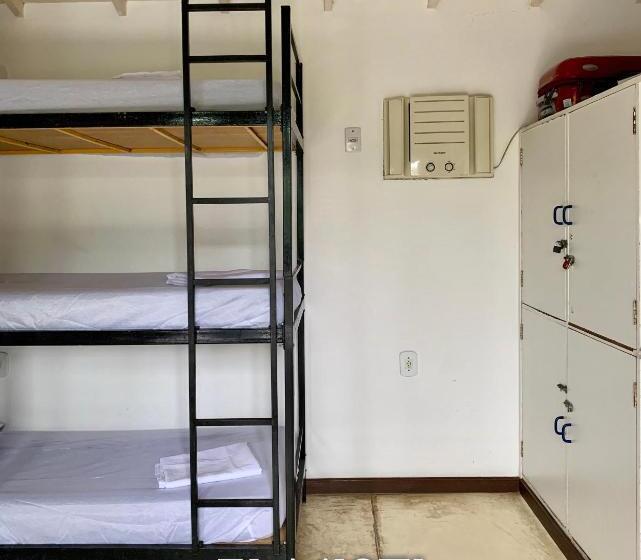 ルームシェアのワンベッド, Gurú Hostel Buzios