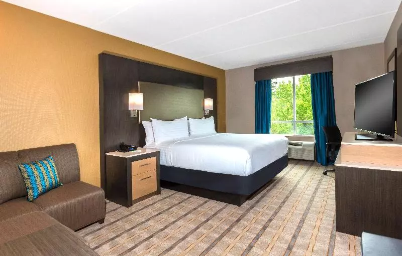キングサイズベッドのスイートルーム, Crowne Plaza Shenandoah   The Woodlands