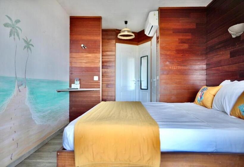 استودیوی سوپریور, Residence Oceane