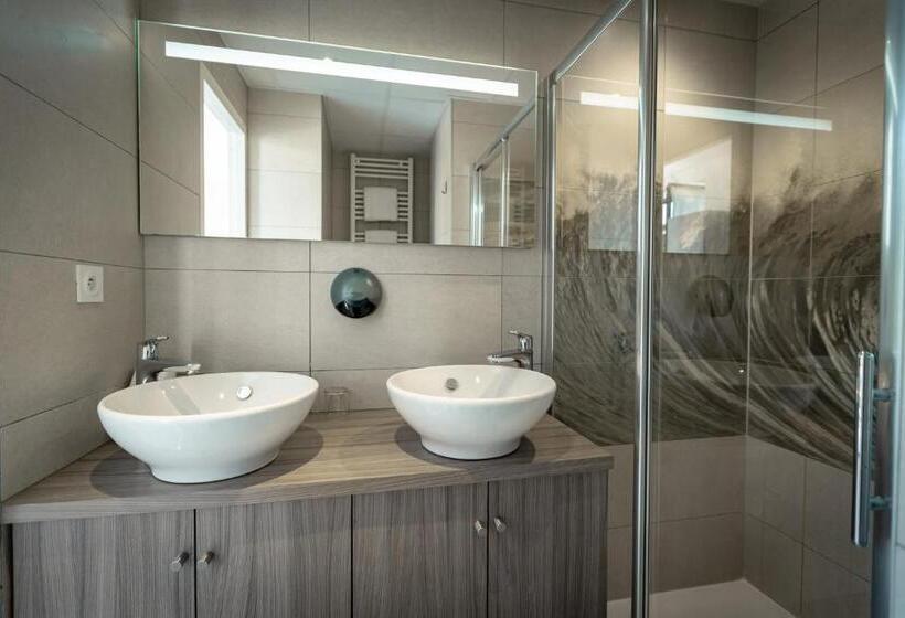 דירת חדר סופריור, Mercedes