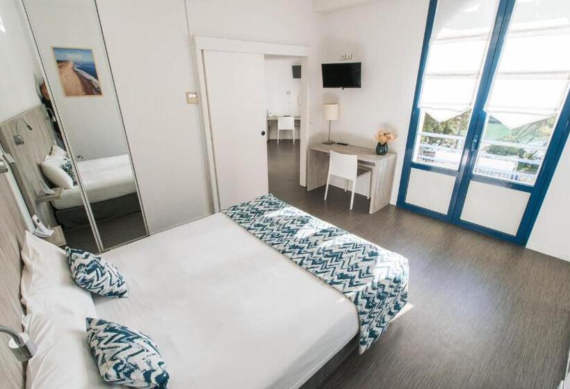 דירת חדר סופריור, Mercedes