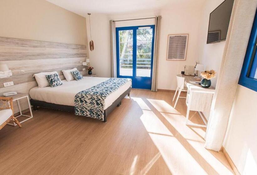 חדר דלוקס, Mercedes