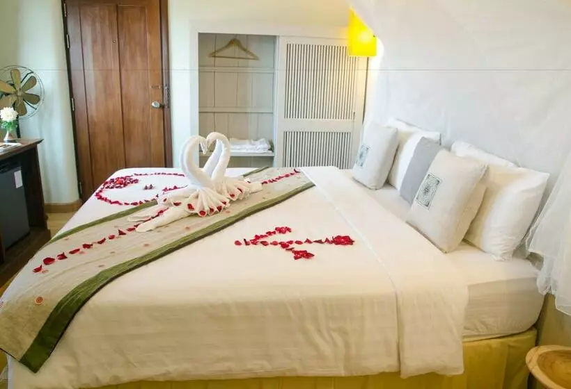 اتاق سوپریور با چشم‌انداز کوهستان, Phumorkdao Resort