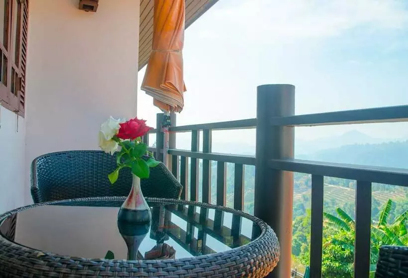 اتاق سوپریور با چشم‌انداز کوهستان, Phumorkdao Resort