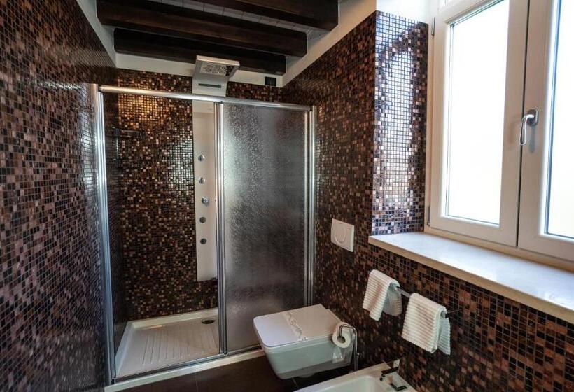 غرفة ديلوكس مطلّة علي البحر, Villa Eva Beach