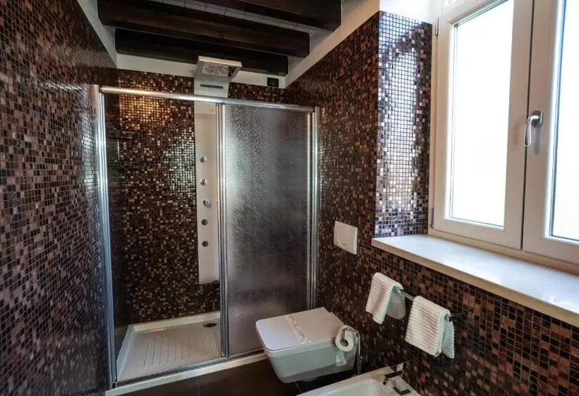اتاق لوکس با چشم‌انداز دریا, Villa Eva Beach