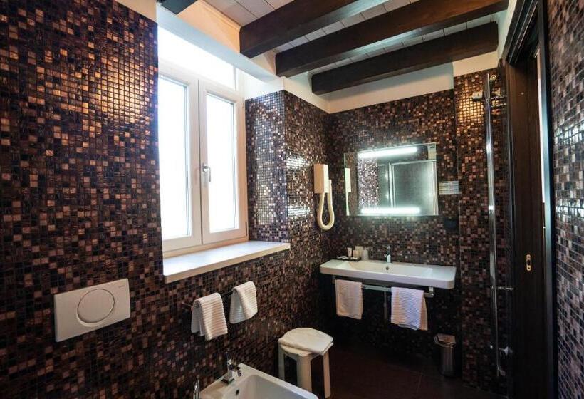 غرفة ديلوكس مطلّة علي البحر, Villa Eva Beach