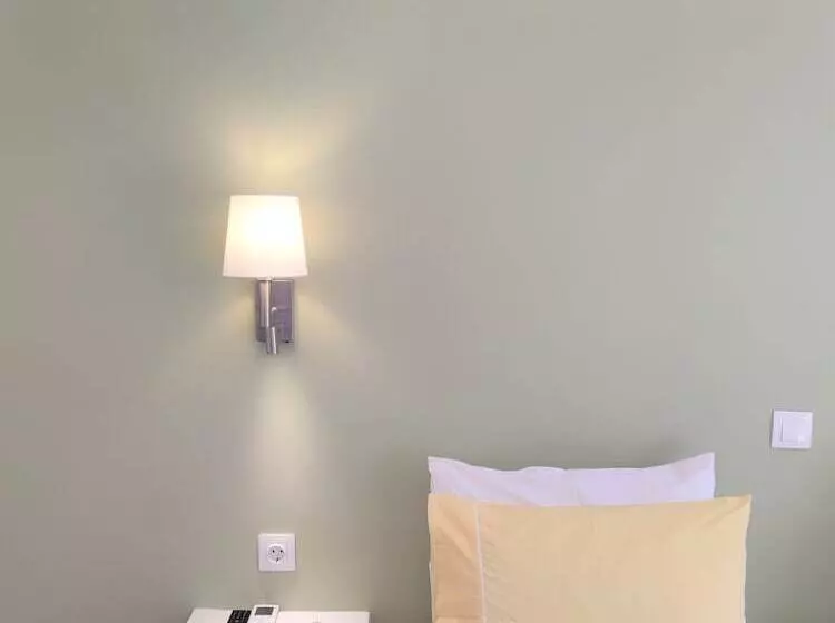 スタンダードルーム, Twin House