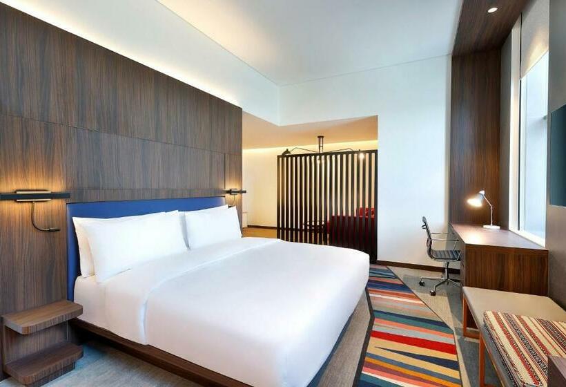 Club Room King Bed, Aloft Dubai Airport