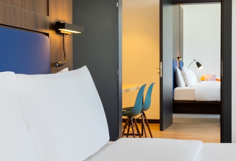 家庭间, Aloft Dubai Airport