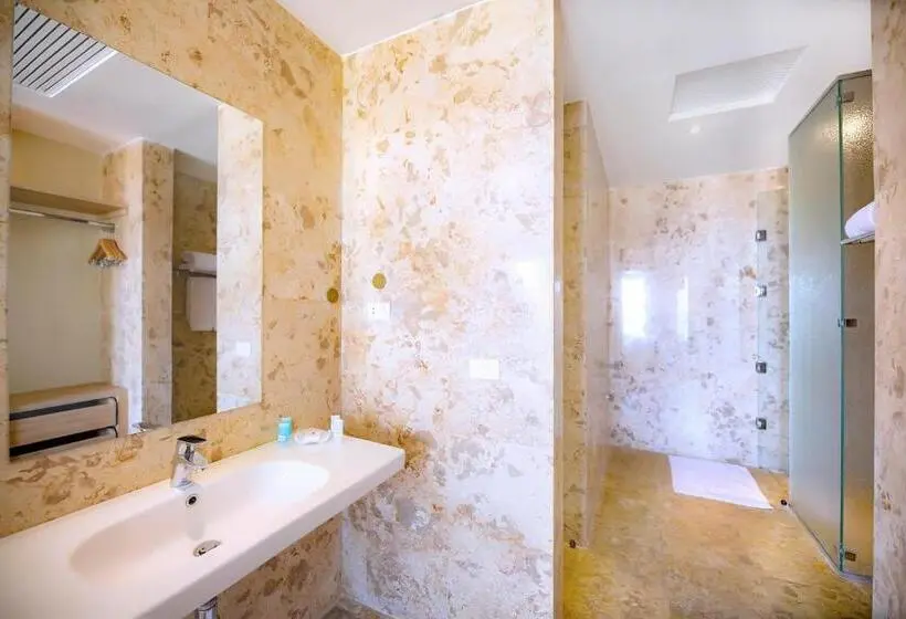 سوییت جونیور, AJIRA Resort Sahl Hasheesh