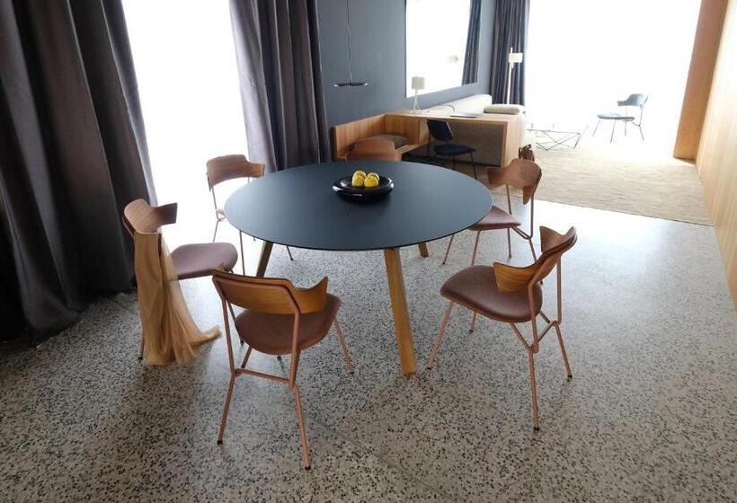 高级套房带海景, Osmolis