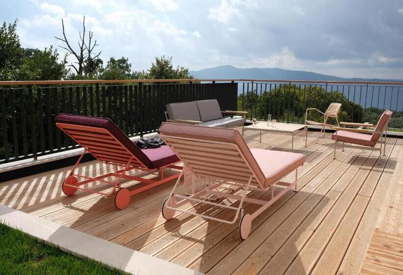 高级套房带海景, Osmolis