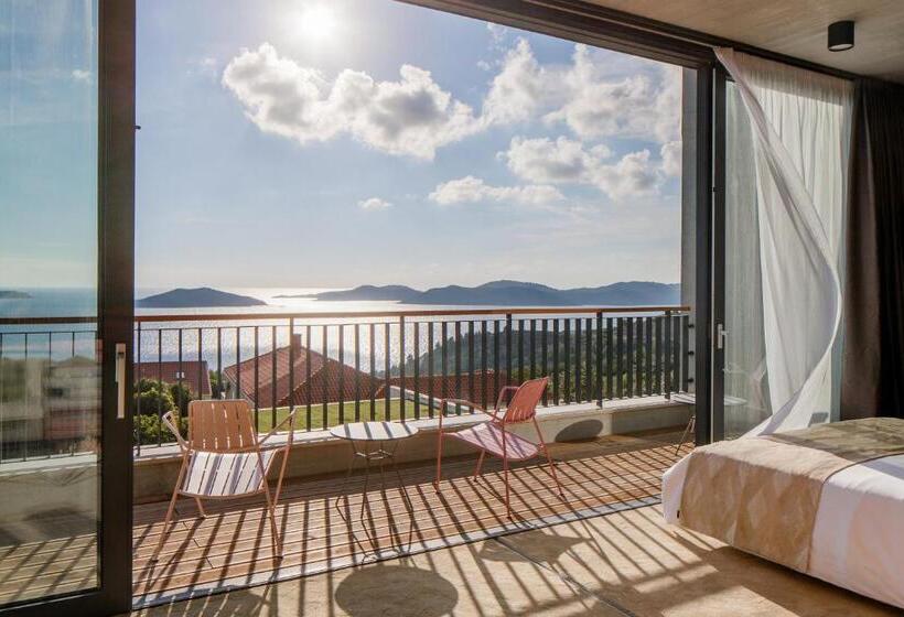 高级套房带海景, Osmolis