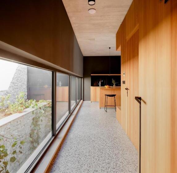 高级套房带海景, Osmolis