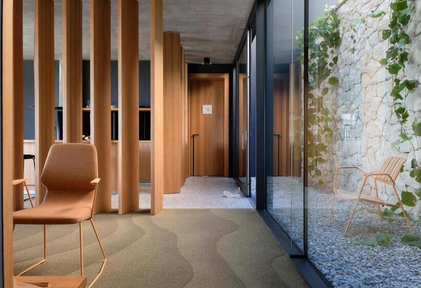 带海景的复工套房, Osmolis