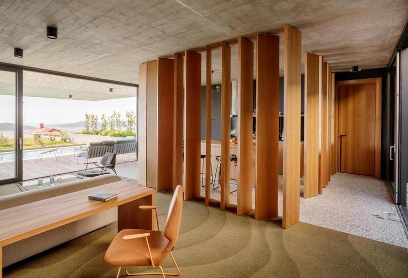 带海景的复工套房, Osmolis