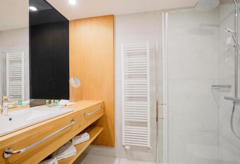 带海景的复工套房, Osmolis