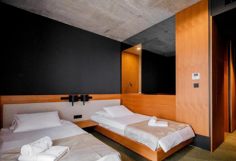 带海景的复工套房, Osmolis