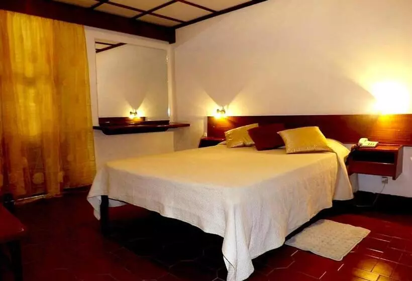 سوییت با چشم‌انداز دریا, Apart Hotel Avenida