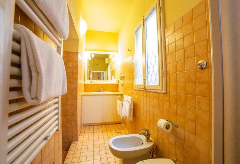 اتاق سوپریور با تخت بزرگ, B&b Galileo 2000