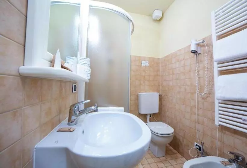اتاق کلاسیک سه تخته, B&b Galileo 2000