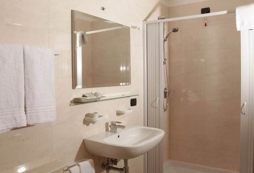 Triple Room Sea View, Club Bellavista