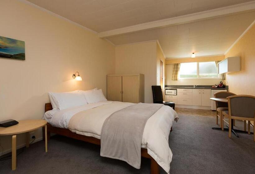 스탠다드 스튜디오, Broadway Lodge Motel