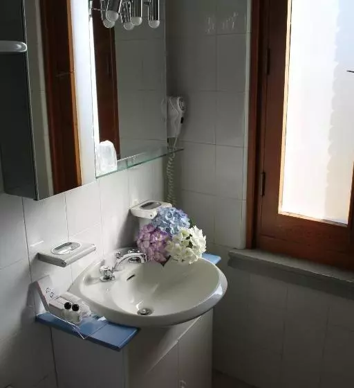 اتاق استاندارد یک نفره, Costellazioni